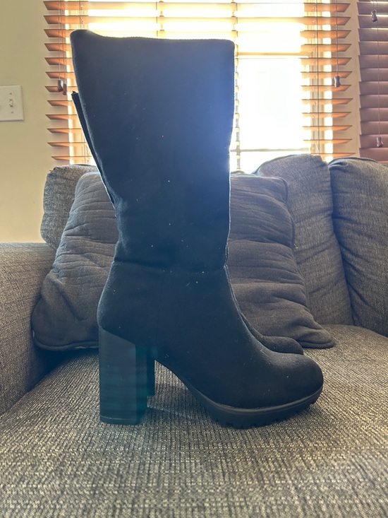 Shoes - Black Color Zip On Side Allegra K No Box